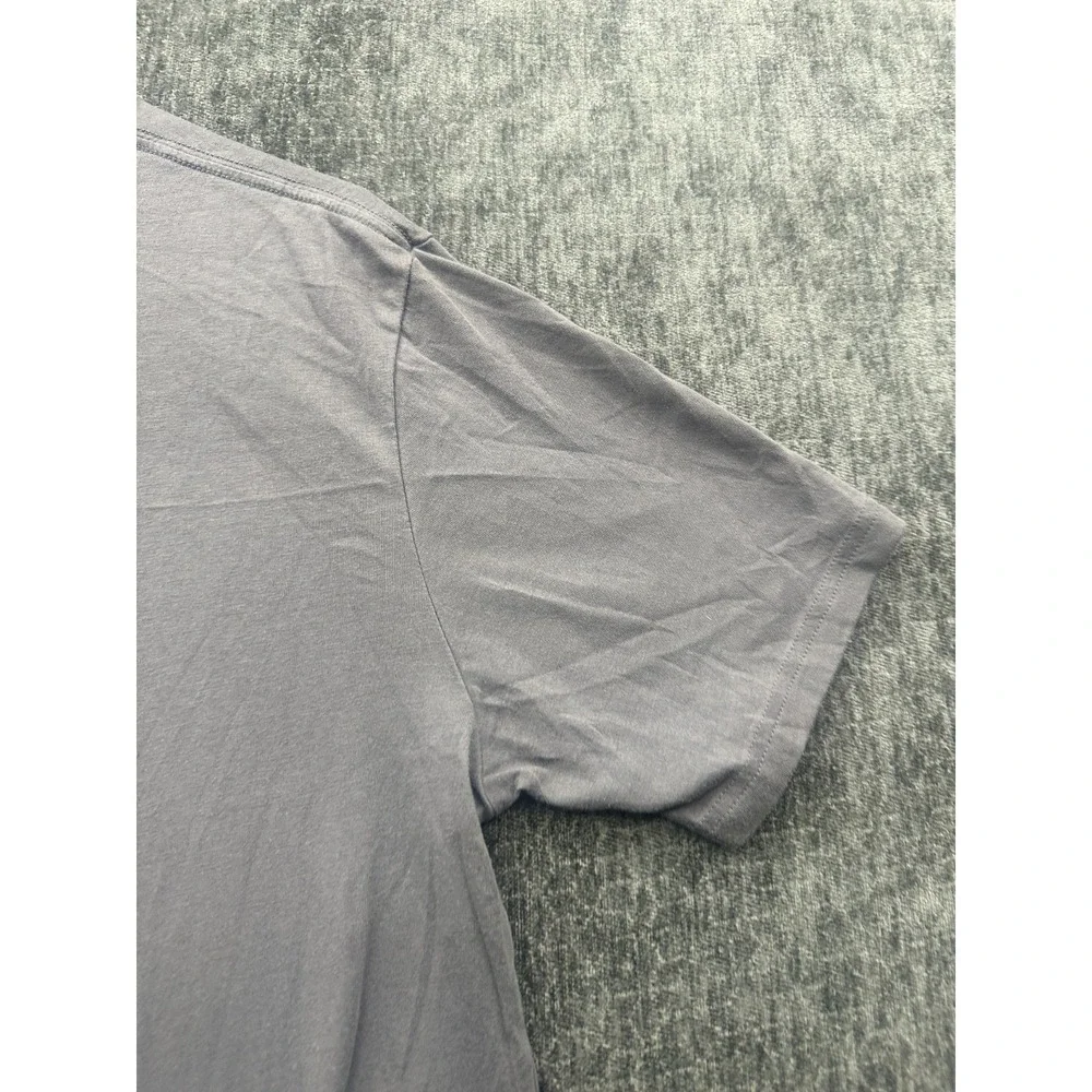 Under Armour T Shirt Mens Medium Gray Stretch Comfort Quick Drying‎ Loose Fit